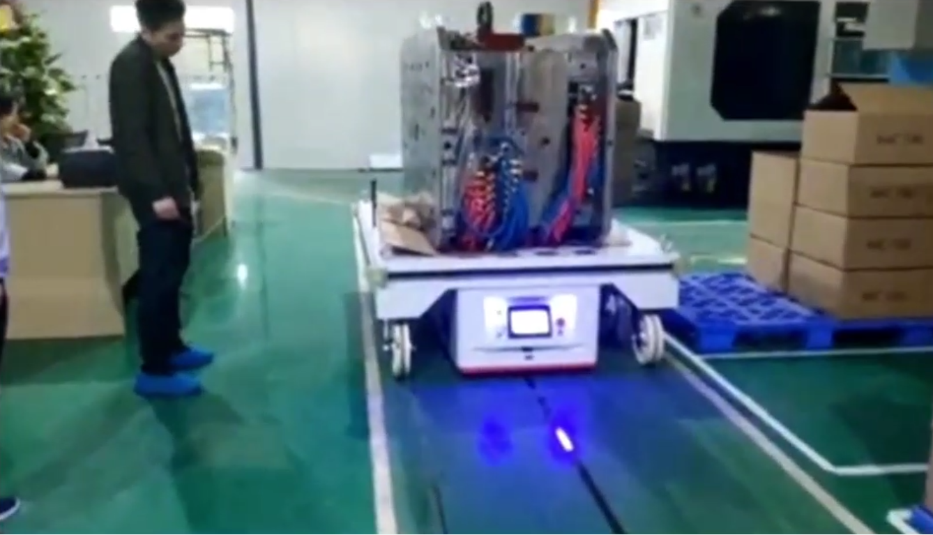 5噸重載AGV搬運(yùn)小車應(yīng)用案例圖 5噸重載AGV搬運(yùn)小車應(yīng)用案例圖